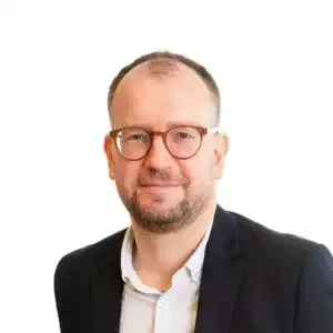 photo portrait Stijn Van Hummelen, Managing Director at Cambridge Econometric